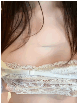 谢小蒽粉色上衣拍摄花絮