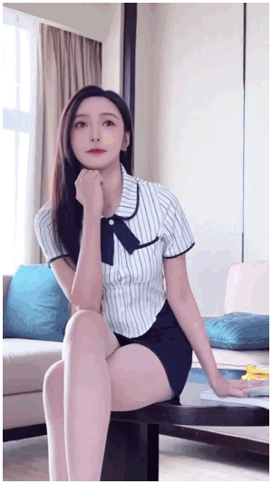 王馨瑶制服开裆白丝